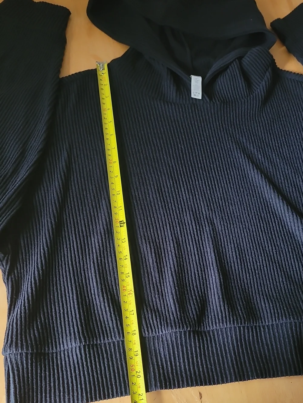 ALO Yoga Muse Hoodie In Black L
